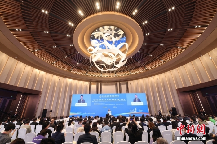 11月6日，第六届虹桥国际经济论坛“坚守多边贸易体制 完善全球经贸治理”分论坛在上海举行。<a target='_blank' href='/'><p  align=