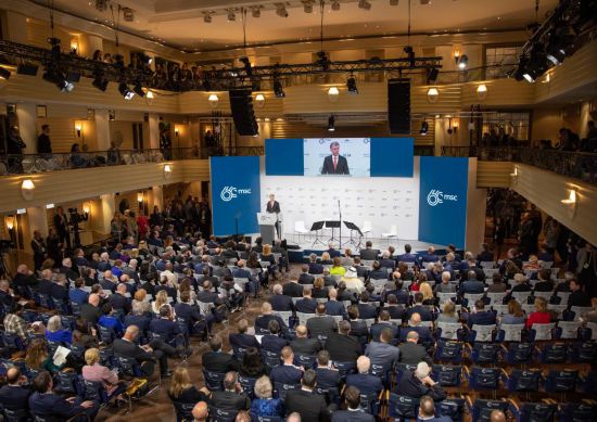 2月16日，在德国慕尼黑，慕安会主席克里斯托夫·霍伊斯根在第60届慕尼黑安全会议（慕安会）开幕式上致辞。新华社记者张帆摄