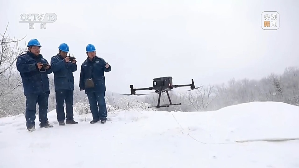 焦点访谈丨融化线路冰雪 守护万家灯火 背后是秦岭深处他们的坚守