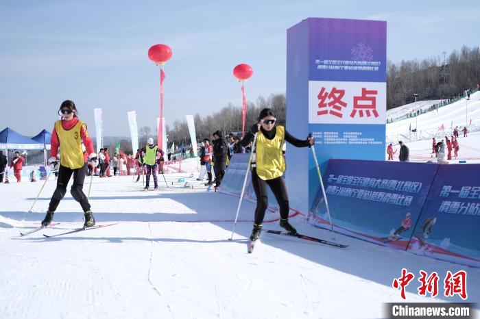 寧夏涇源：冰雪賽事點燃冬日激情德信體育官網(wǎng)(圖1)