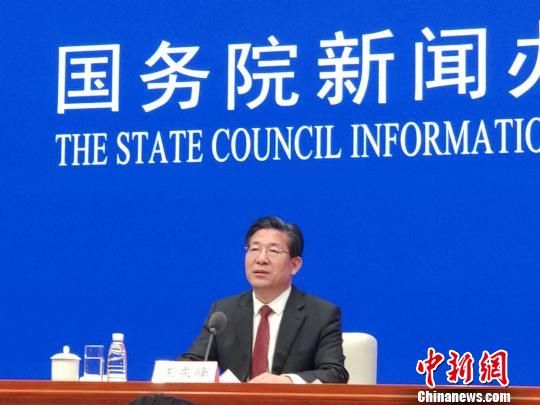 河北省委书记、省人大常委会主任王东峰答记者问　郭超凯　摄