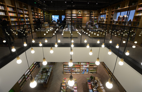 新华书店集体变身成“网红”，不是你心中的老样子了