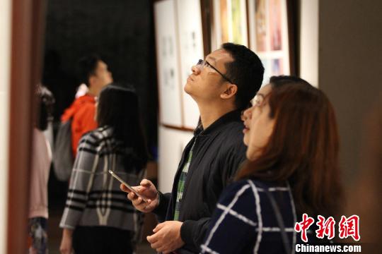第六届全国架上连环画展在广州举行