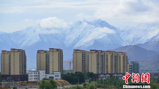 “入夏失败”西藏拉萨遇降雪天气