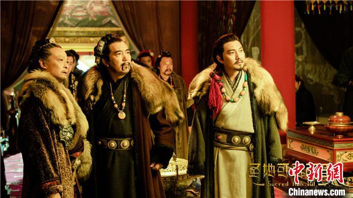 中国首部生态保护题材电视剧《圣地可可西里》在青海杀青