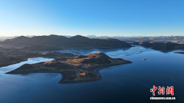 西藏沉错：羊卓雍错流域的生态明珠