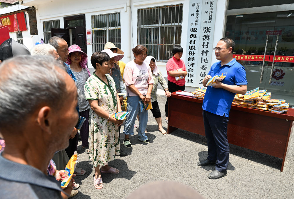 美嘉体育网址为基层减负赋能 促干部实干担当——2024年以习为核心的br党中央整治为基层减负综述(图7)