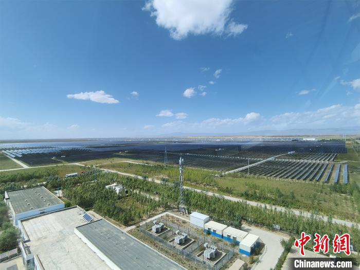 青海海南绿色能源：“光伏+生态”促经济发展