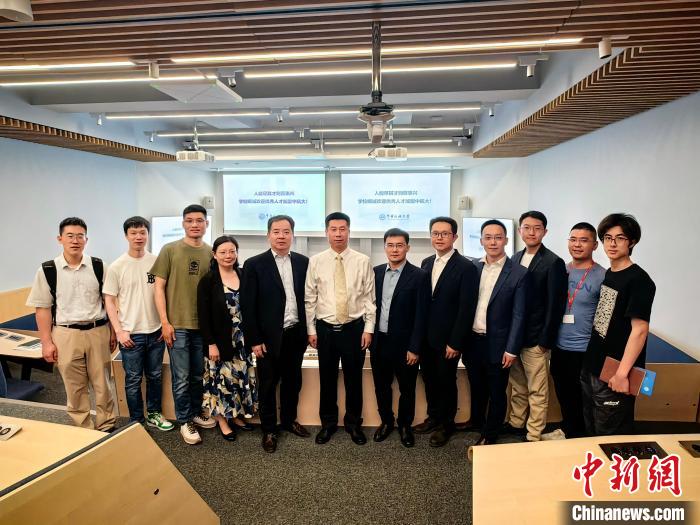 中国民航大学代表团在英交流情况。 主办方提供