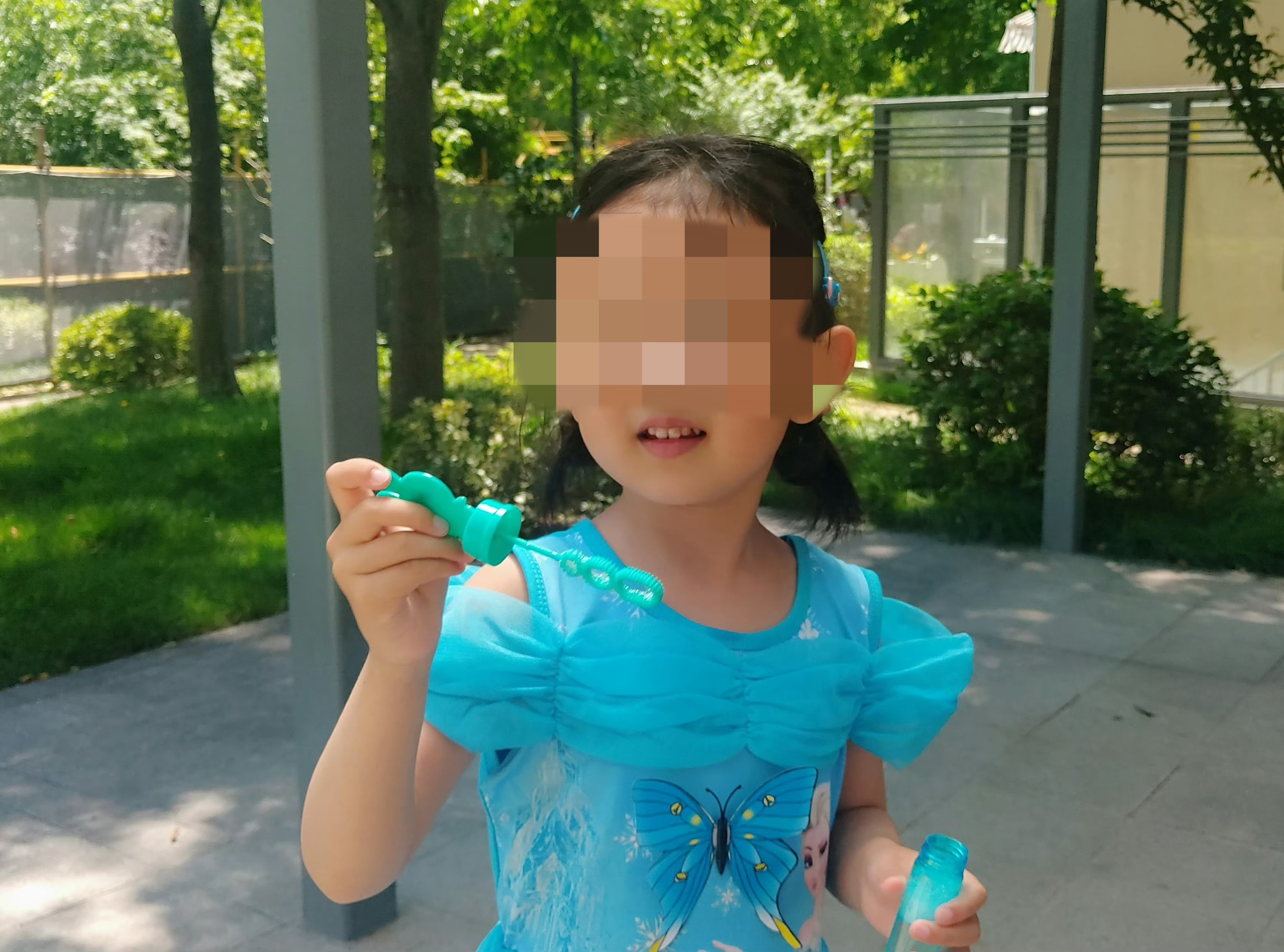 海滩失踪女童。图源:女童家人社交账号