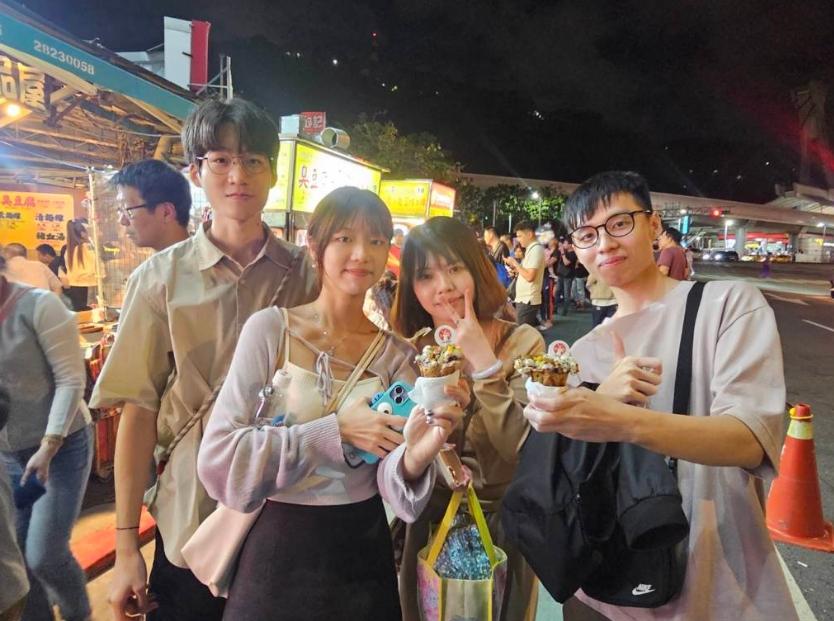 梅花糕受到台湾年轻人的喜爱。图片来源:台湾“中时新闻网”游定刚摄