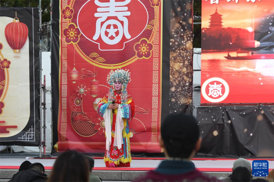 1月5日，在日本名古屋市第18届“名古屋中国春节祭”上，演员表演戏剧。新华社记者 岳晨星 摄