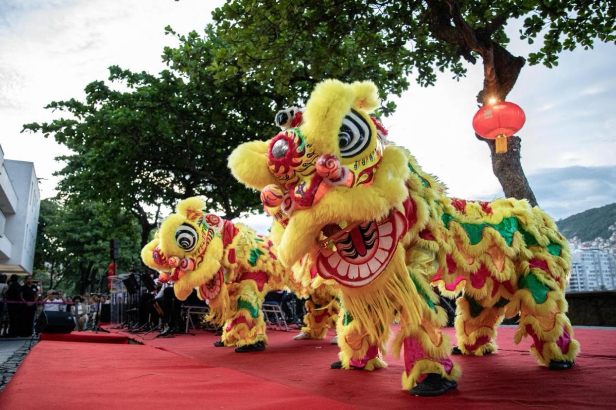 当地时间2月24日晚，2024年元宵节庆祝活动在巴西里约热内卢市科帕卡巴纳要塞举办。巴西山河文化促进中心供图