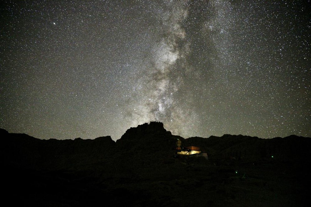 阿里暗夜星空。旦真次旦摄