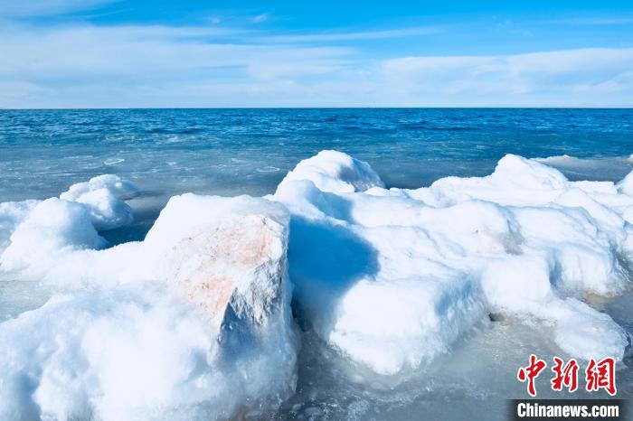 青海湖开始冻结较近十年平均日期推迟