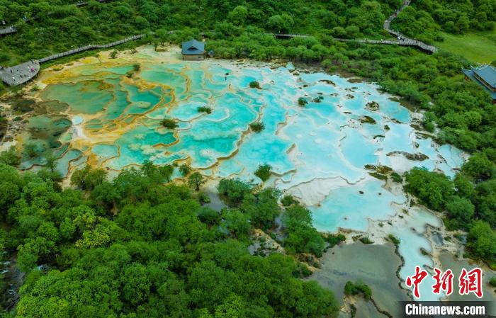 黄龙风景名胜区风光。 黄龙风景名胜区供图