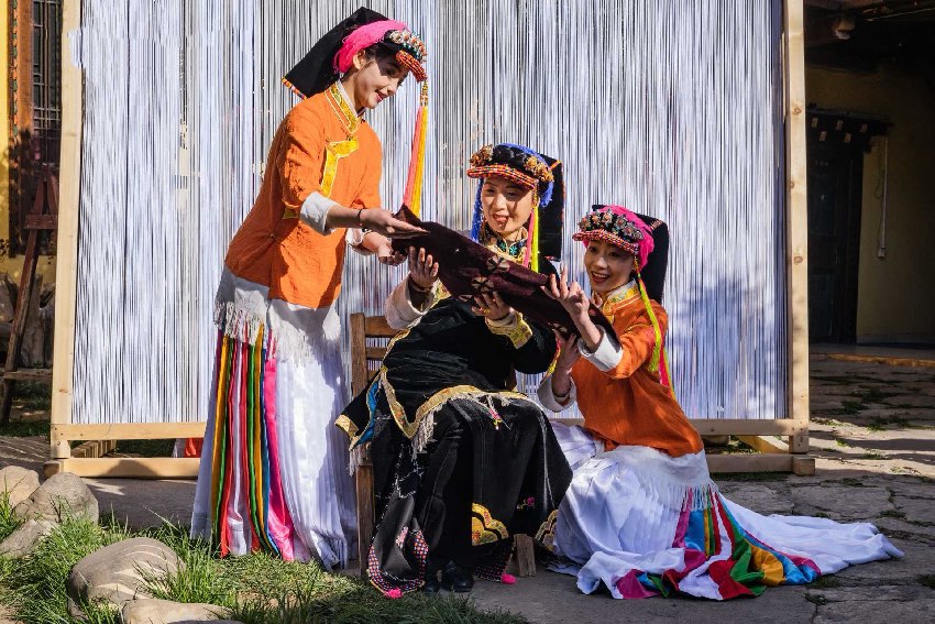 2024美人谷·丹巴梨花春赏季活动现场。何曦摄