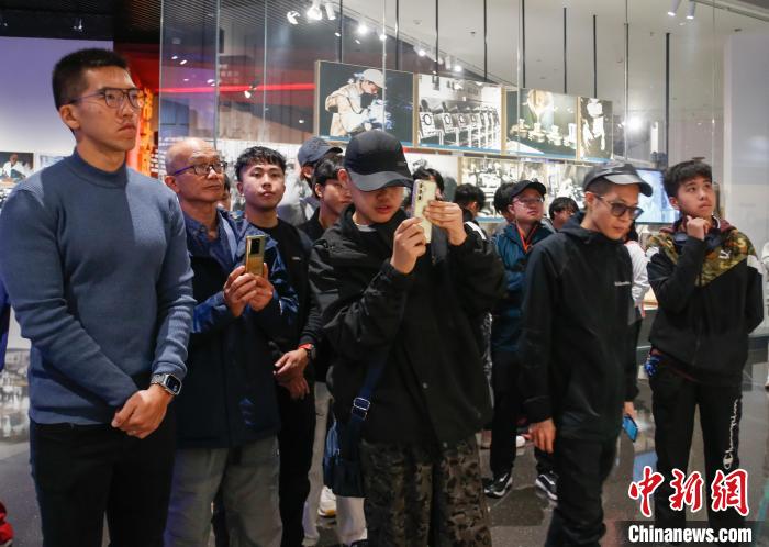 香港师生青海湖畔开启红色研学之旅