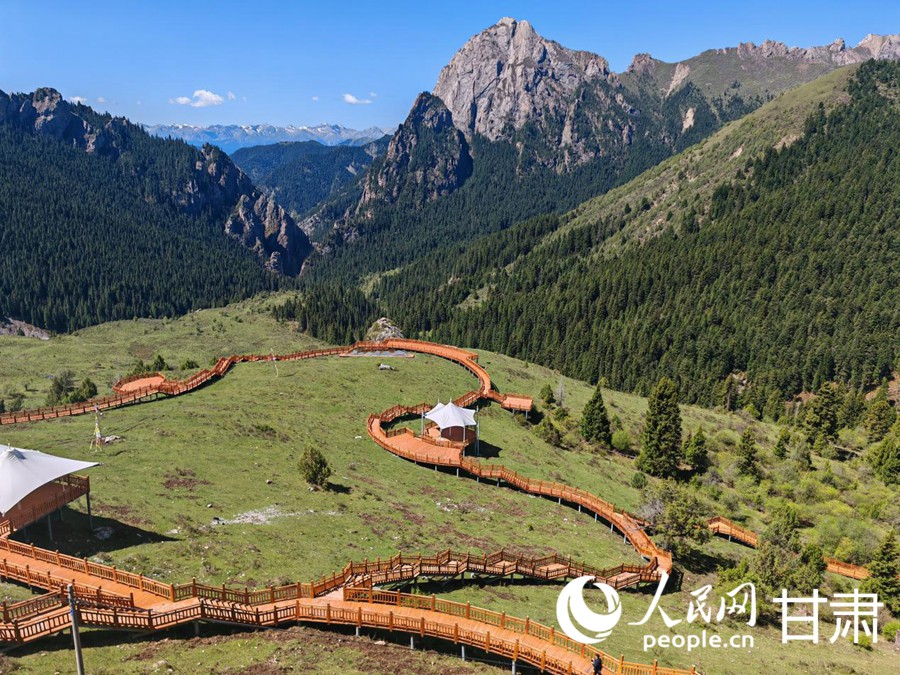 最美自驾公路——江迭公路沿途美景。人民日报记者 银燕摄