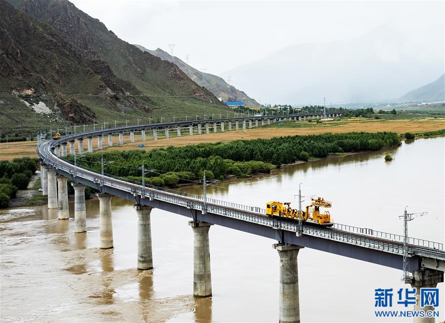 （社会）（3）西藏：拉林铁路电气化接触网第二次跨越雅鲁藏布江