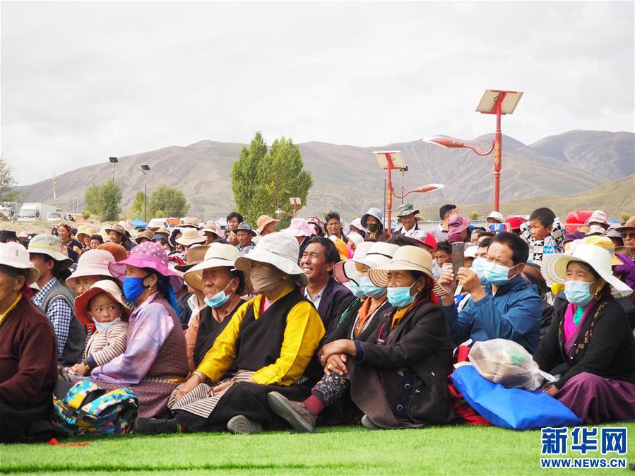 （发新华网西藏频道）西藏：山南农牧民喜迎丰收（5）