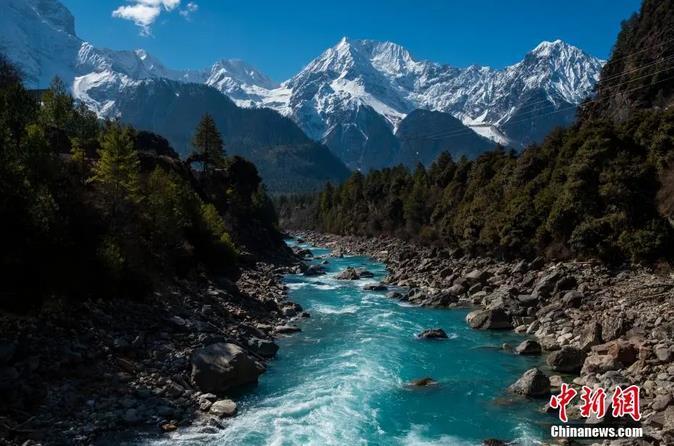 “冰川之乡”西藏波密景色壮美。何蓬磊 摄