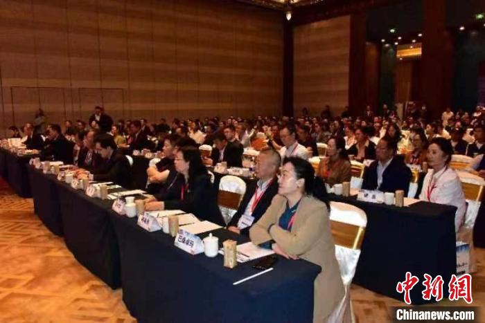 首届中国高原心胸大会在拉萨召开