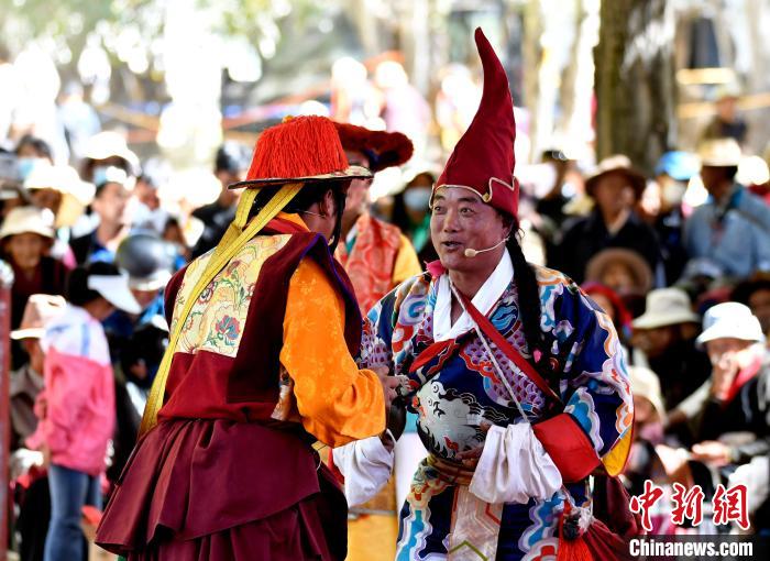 藏戏《诺桑王子》在西藏扎什伦布寺上演