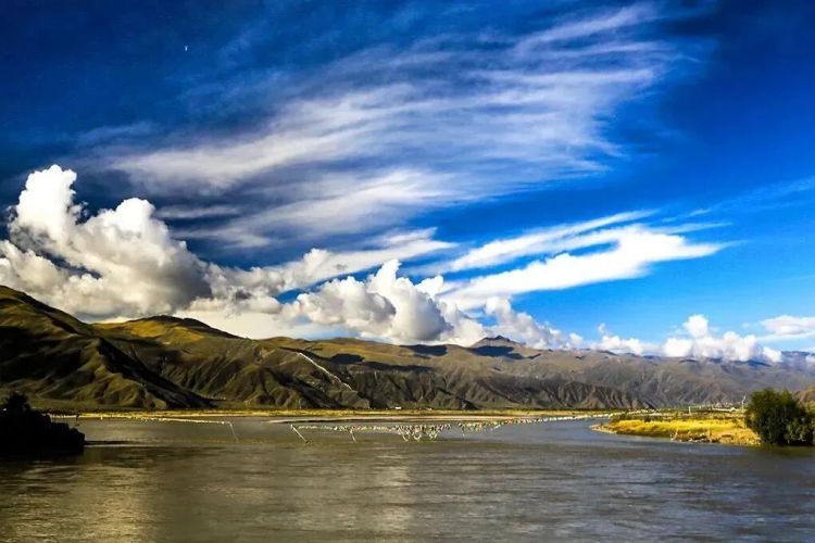 懂西藏的人，一定不会错过林芝的秋天