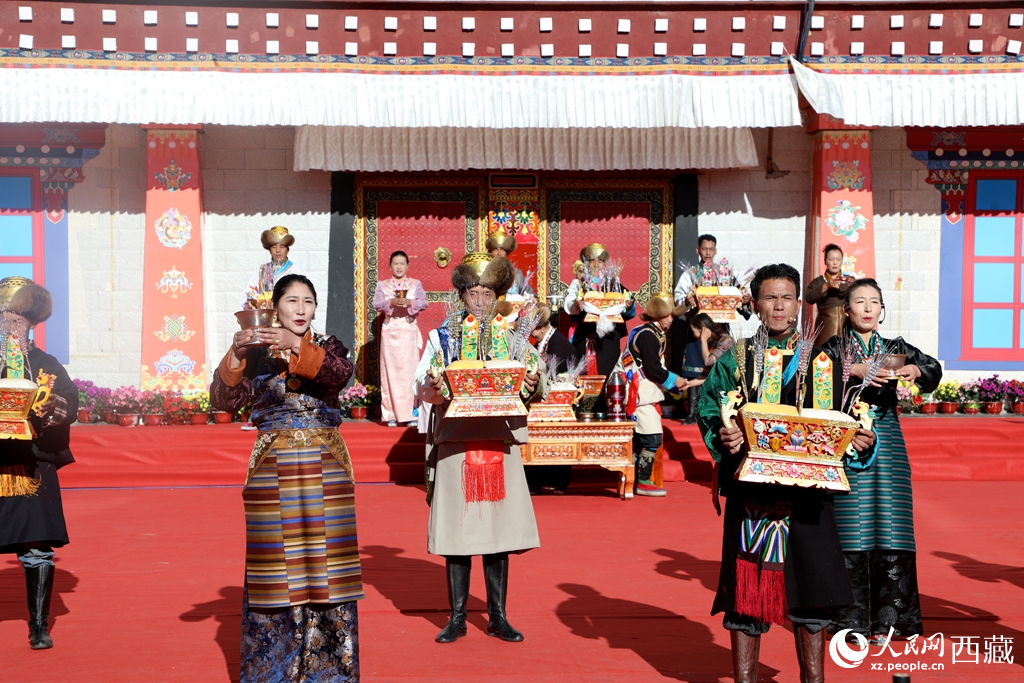 雅砻“村晚”闹新春。人民网记者 吴雨仁摄