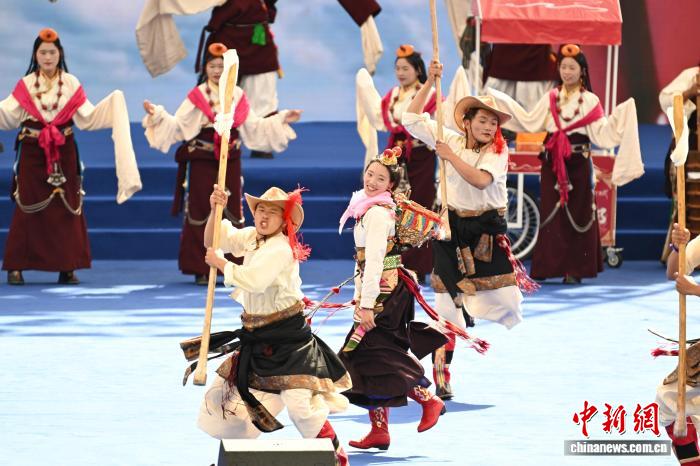 西藏昌都第十二届三江茶马文化艺术节开幕