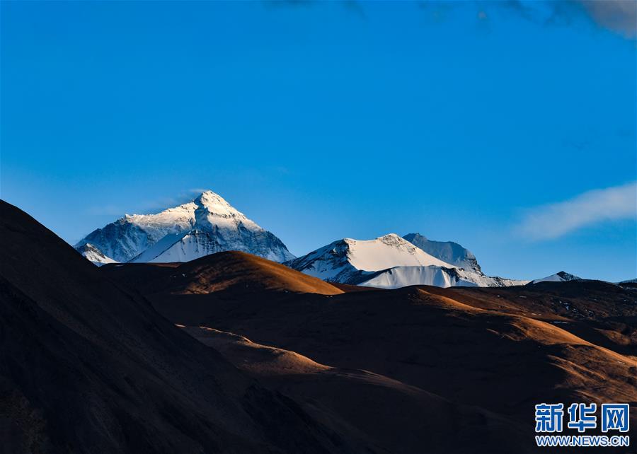 (2020珠峰高程测量)(2)珠峰夕照
