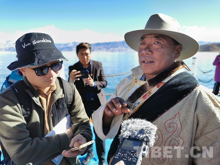 他们守护班公湖的水清岸美