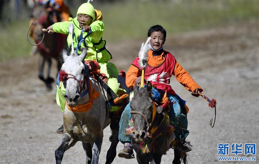 （体育）（8）西藏那曲：骏马驰骋赛马场