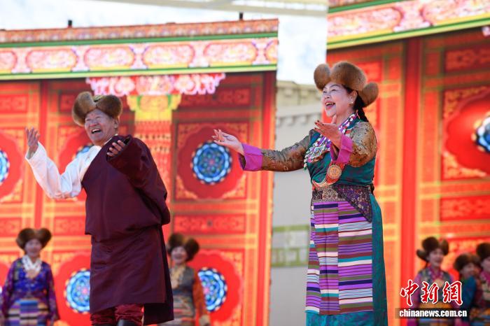 （新春见闻）西藏拉萨：藏乡欢歌贺新年民族团结庆新春